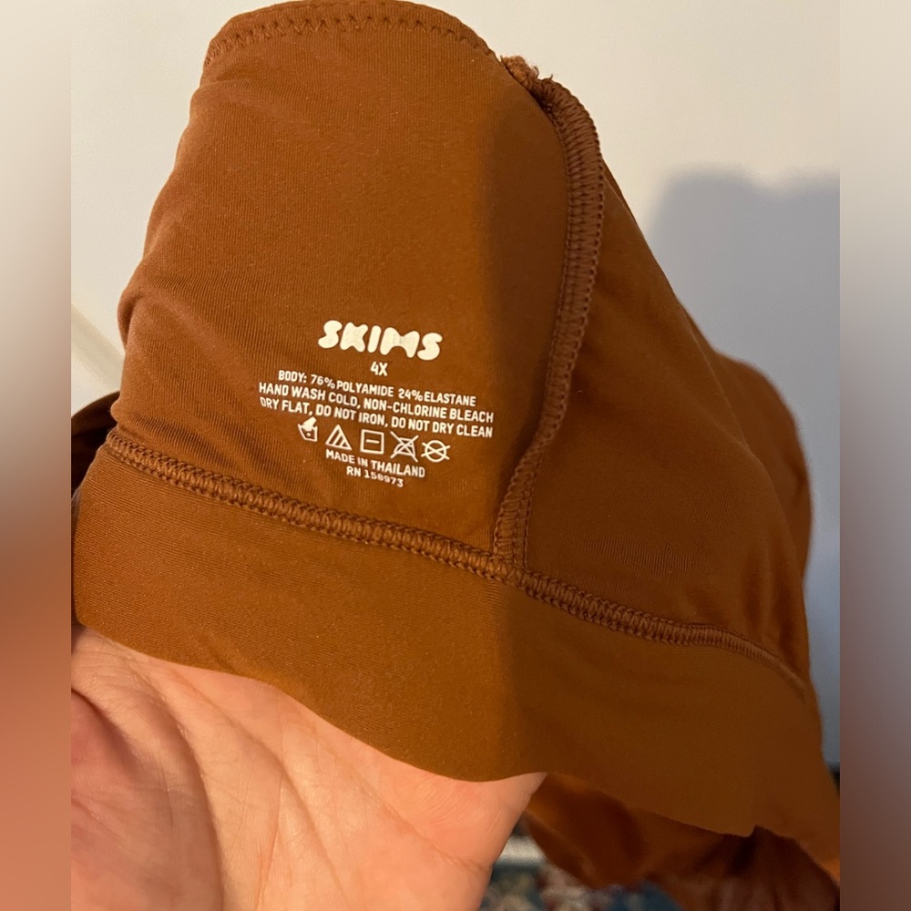 Front-Open Skims 4x Bralette - image 2